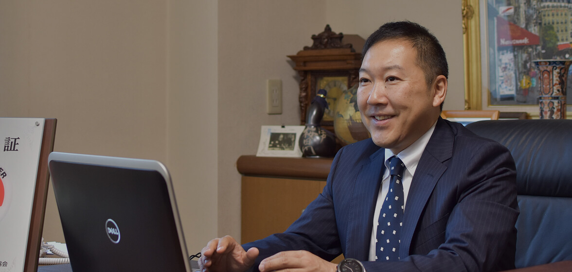 代表挨拶・スタッフ紹介