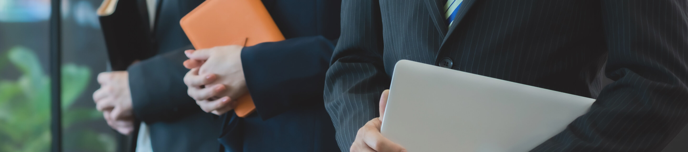 代表挨拶・スタッフ紹介